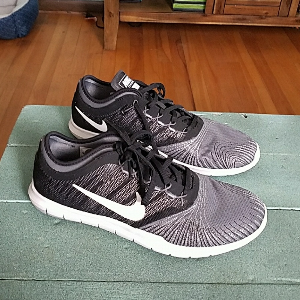 Nike shoes size 8